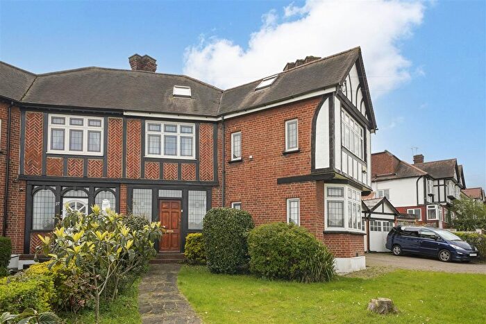 5 Bedroom Property For Sale In Blockley Road, Wembley, HA0