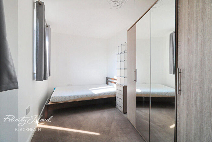 2 Bedroom Apartment To Rent In Gunyard Mews, London, SE18