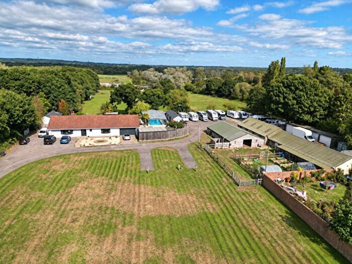 3 Bedroom Bungalow For Sale In Ringwood Road, Three Legged Cross, Wimborne, Dorset, BH21