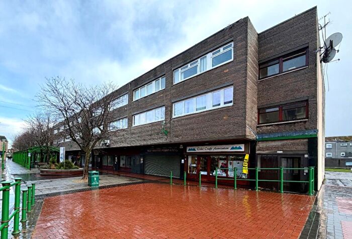 2 Bedroom Flat To Rent In La Porte Precinct, Grangemouth, Falkirk, FK3