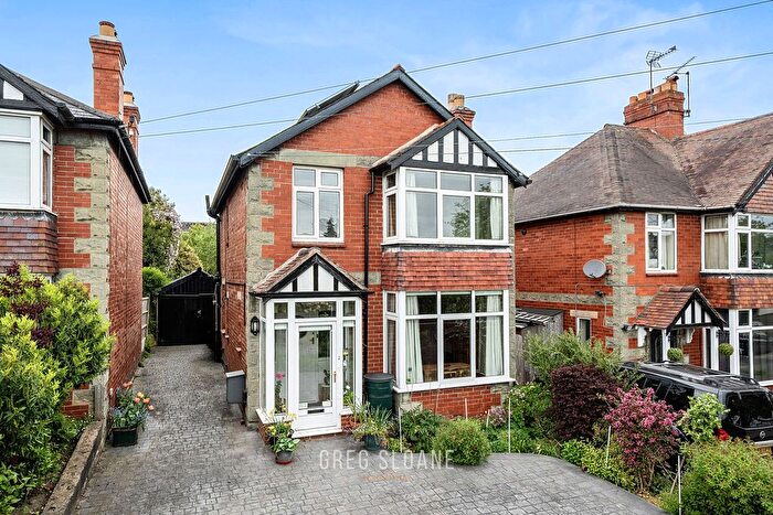 3 Bedroom Detached House For Sale In Porthill Drive, Shrewsbury, SY3