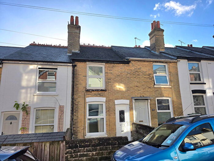 2 Bedroom Terraced House To Rent In Albert Street, Cowes, PO31