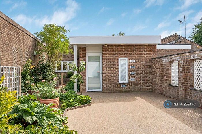 3 Bedroom Bungalow To Rent In Lincombe Slade, Leighton Buzzard, LU7