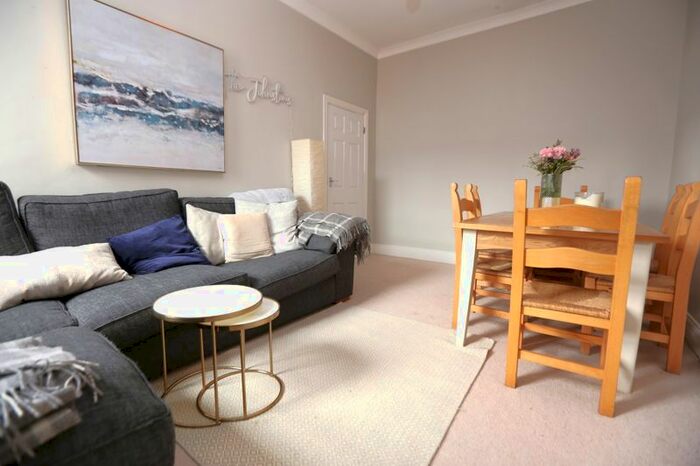 3 Bedroom Flat To Rent In Salters Road, Gosforth, Newcastle Upon Tyne, NE3