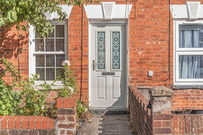 2 Bedroom Terraced House To Rent In North Street, Banbury, Oxon, OX16