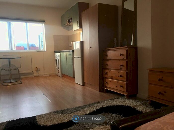 1 Bedroom Flat To Rent In The Ridgeway, London, NW9