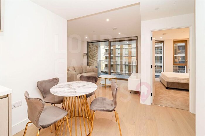 1 Bedroom Flat To Rent In Salisbury House, Palmer Road, SW11