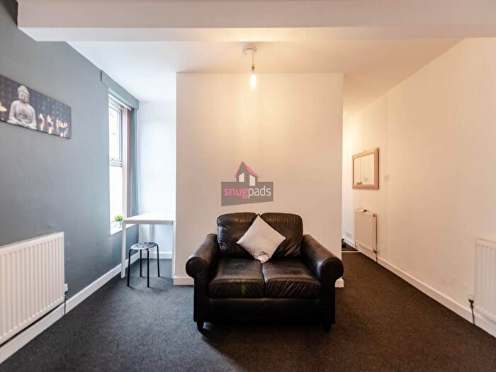 1 Bedroom Flat To Rent In Barrfield Road, Salford, M6