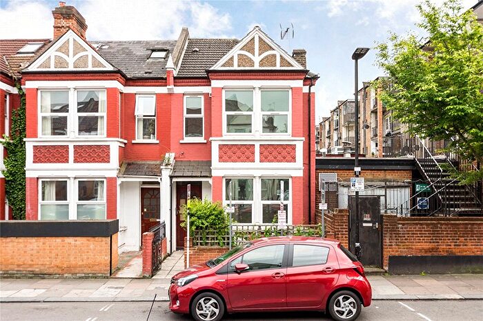 2 Bedroom Flat For Sale In Stanhope Gardens, Harringay, London, N4