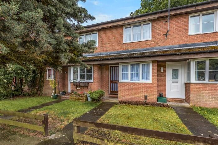 1 Bedroom Terraced House To Rent In Sycamore Walk, Egham, TW20