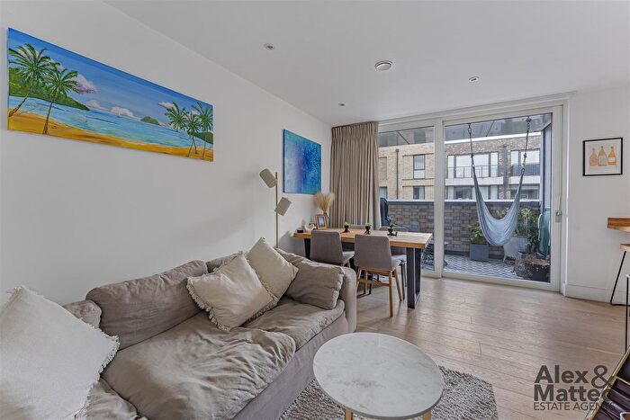 1 Bedroom Flat To Rent In Quebec Way, Canada Water, SE16