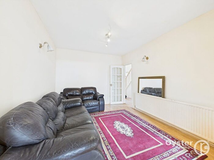 4 Bedroom Semi-Detached House To Rent In Taunton Way, Stanmore, HA7