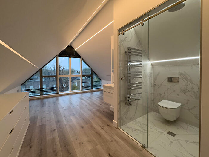 2 Bedroom Apartment To Rent In Flat, Fortess Road, London, NW5