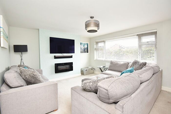 4 Bedroom Detached House For Sale In Chatsworth Grove, Harrogate, HG1