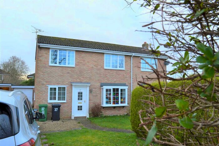 4 Bedroom Detached House To Rent In Dunn Crescent, Hungerford, RG17