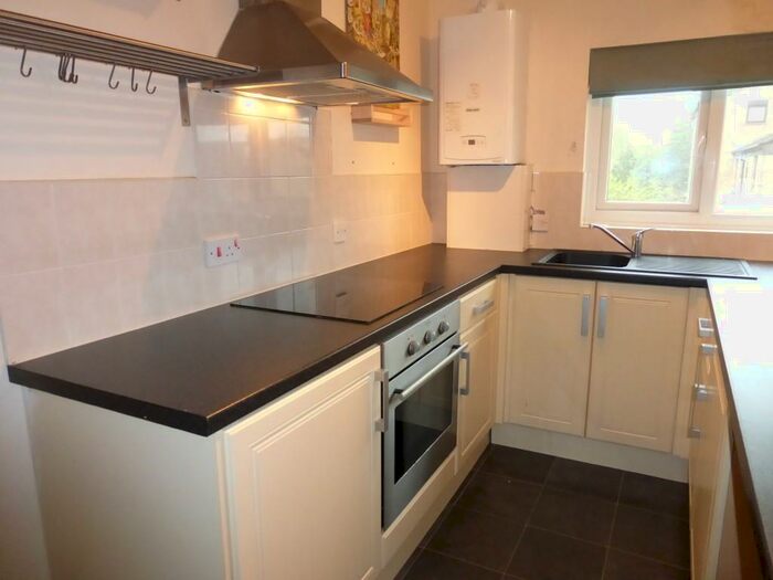 2 Bedroom Apartment To Rent In Totley Brook Road, S17