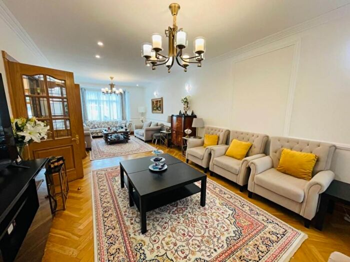 4 Bedroom Detached House To Rent In Marsh Lane, Mill Hill, NW7