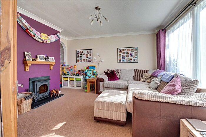 3 Bedroom Terraced House For Sale In The Chilterns, Kensworth, Dunstable, Bedfordshire, LU6