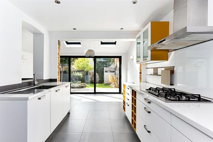 3 Bedroom Terraced House To Rent In Malvern Road, Leytonstone, E11