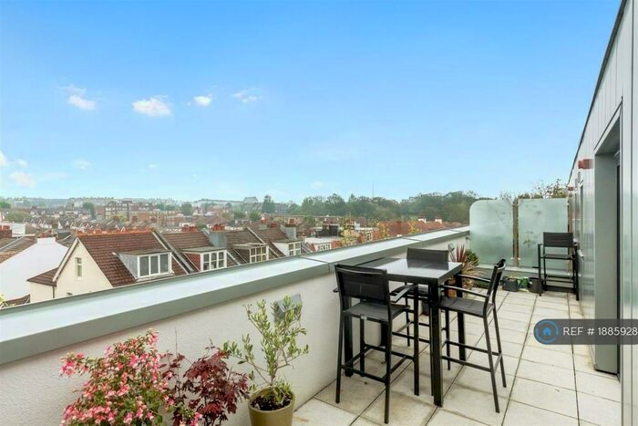 3 Bedroom Penthouse To Rent In Montefiore Road, Hove, BN3