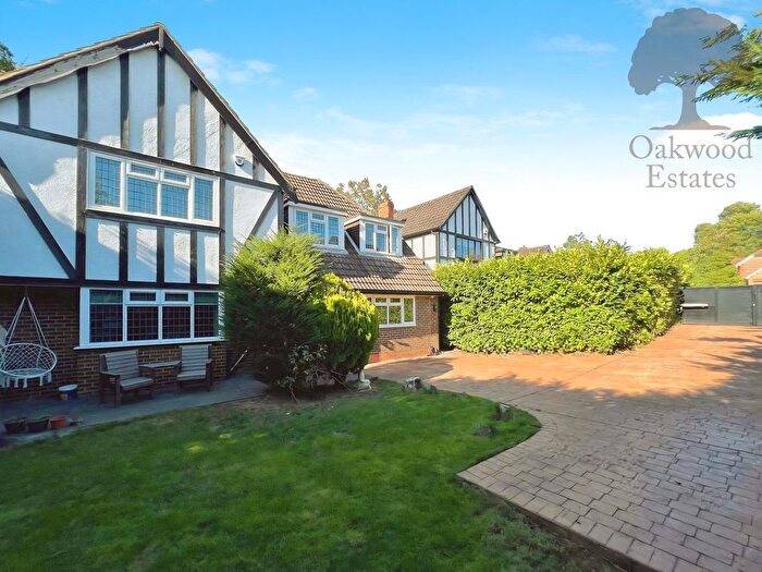5 Bedroom Detached House To Rent In Ridgemount End, Chalfont St Peter, SL9