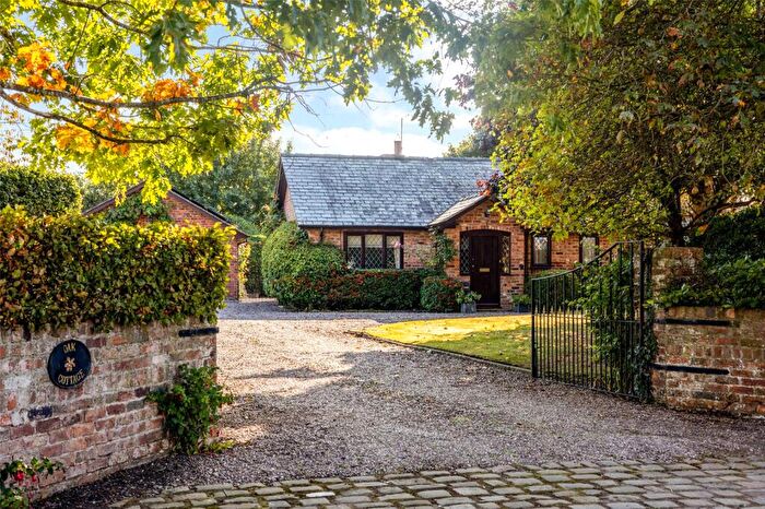 3 Bedroom Bungalow For Sale In Hoofield Lane, Huxley, Chester, Cheshire, CH3