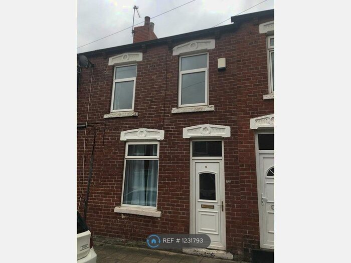 3 Bedroom Terraced House To Rent In Grafton Street, Castleford, WF10