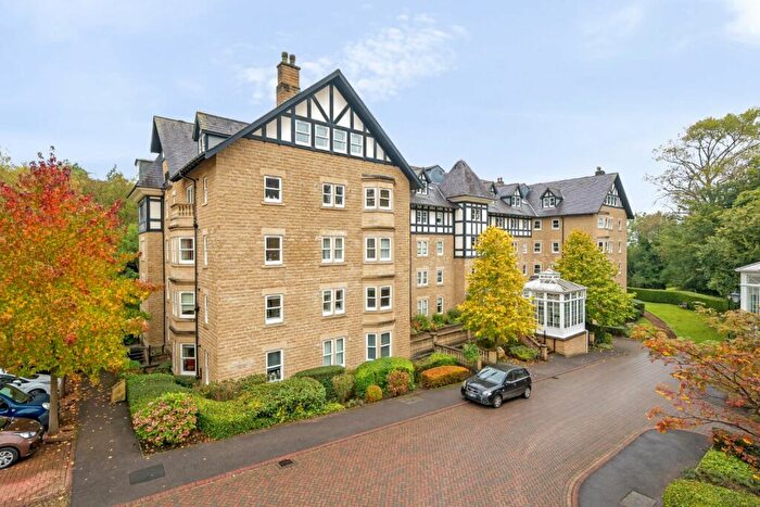 2 Bedroom Flat For Sale In Cornwall House, Portland Crescent, Harrogate, North Yorkshire, HG1