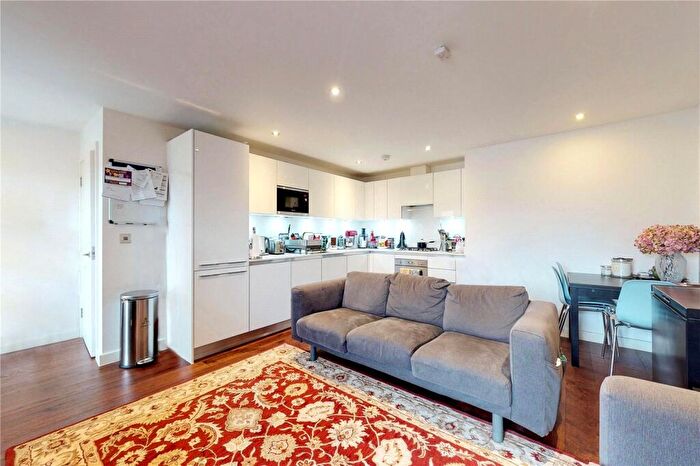 2 Bedroom Apartment To Rent In Blair Street, London, E14
