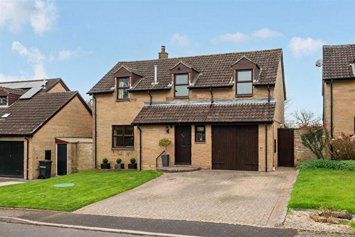 4 Bedroom Detached House For Sale In Weston Close, East Chinnock, Yeovil, BA22