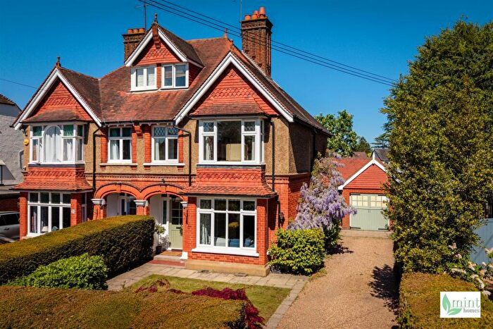 5 Bedroom House For Sale In Waldens Park Road, Horsell, Woking, GU21