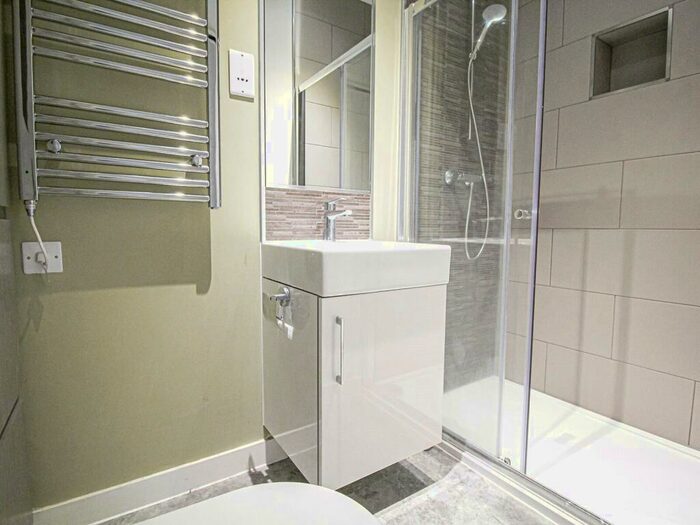1 Bedroom Apartment To Rent In Apt, Q One Residence #, LS2