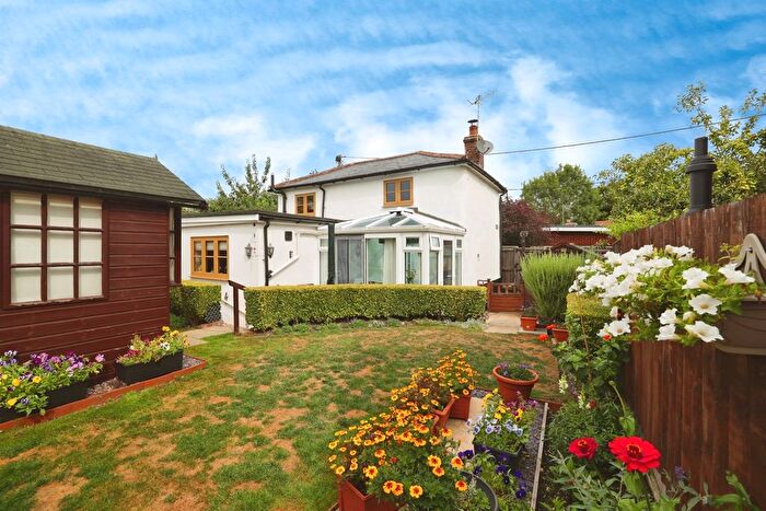 2 Bedroom Detached House For Sale In High Street, Shrewton, Salisbury, SP3