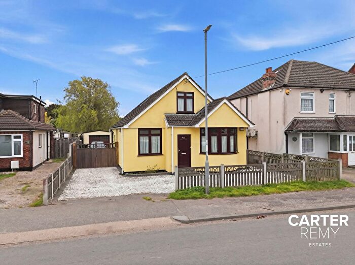 4 Bedroom Detached House For Sale In Pound Lane, Bowers Gifford, SS13