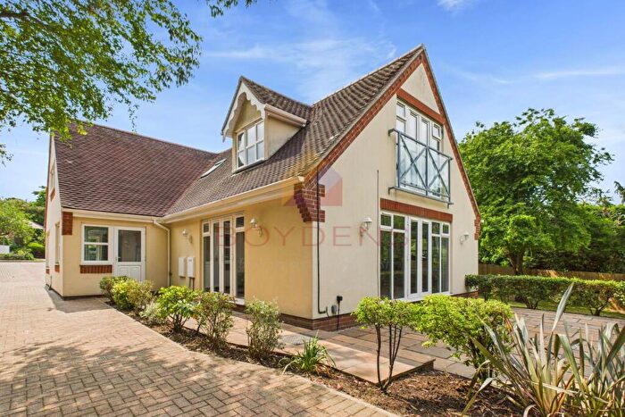 4 Bedroom Detached House For Sale In Ashley Garden, Colchester, CO3