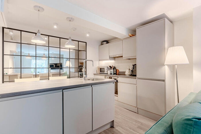 1 Bedroom Detached House For Sale In Portland Street, Kingsdown, Bristol, BS2