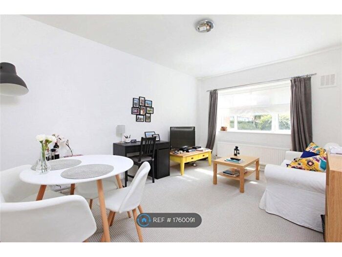1 Bedroom Flat To Rent In Ivanhoe House, London, SW12
