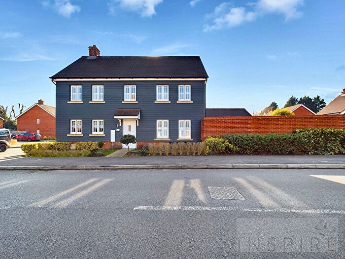 4 Bedroom Detached House For Sale In Drughorn Way, Ifield, RH11