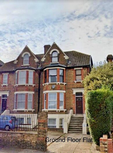 2 Bedroom Flat To Rent In Maidstone Road, Chatham, ME4