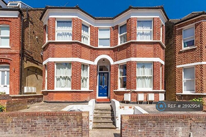 Studio To Rent In Thornlaw Road, London, SE27