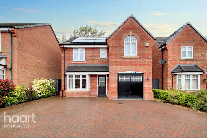 4 Bedroom Detached House For Sale In Heatherfields Crescent, Rossington, Doncaster, DN11