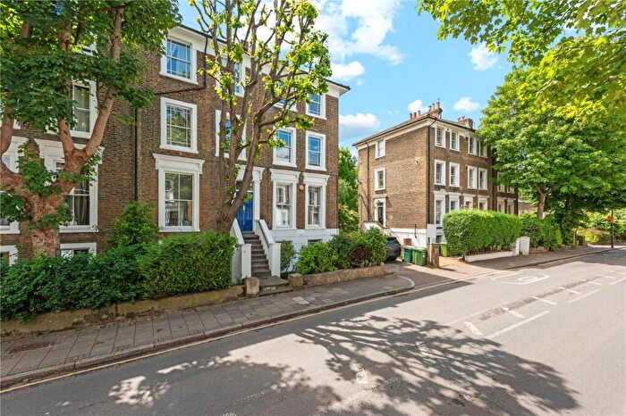 2 Bedroom Apartment For Sale In St. Pauls Road, London, N1