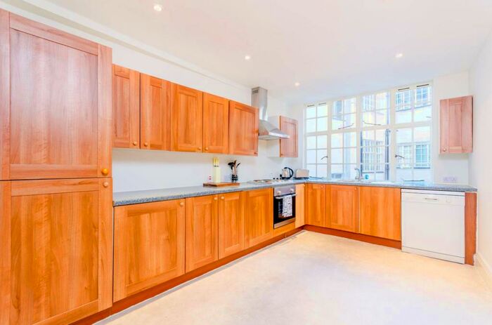 5 Bedroom Flat To Rent In Park Road, St John's Wood, London, NW8