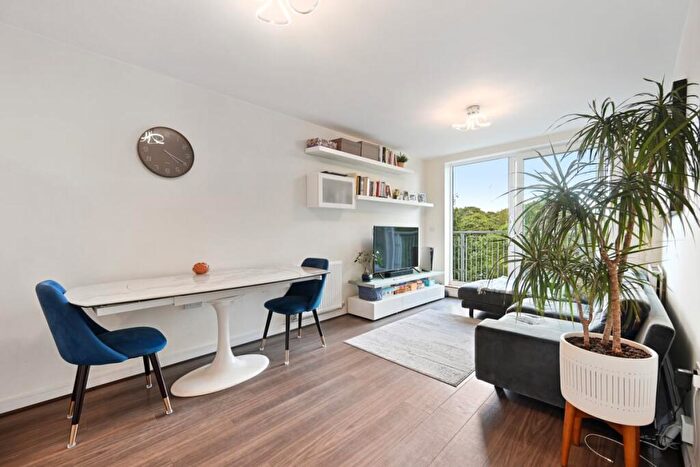 2 Bedroom Flat For Sale In Whitestone Way, Croydon, CR0