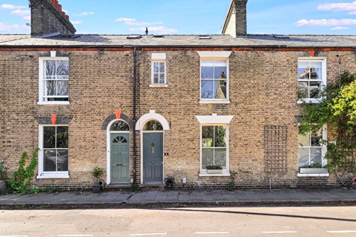 3 Bedroom Terraced House For Sale In Perowne Street, Cambridge, CB1