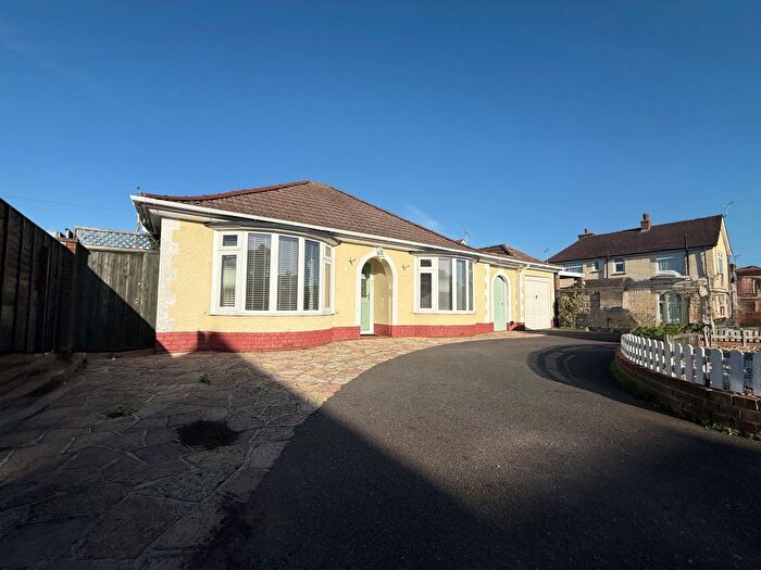 2 Bedroom Flat For Sale In Roundle Road, Bognor Regis, PO22