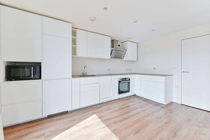 2 Bedroom Flat For Sale In Schoolhouse Yard, Woolwich, London, SE18