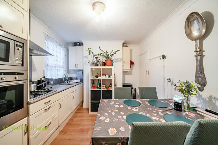 2 Bedroom House To Rent In Milton Road, Croydon, CR0