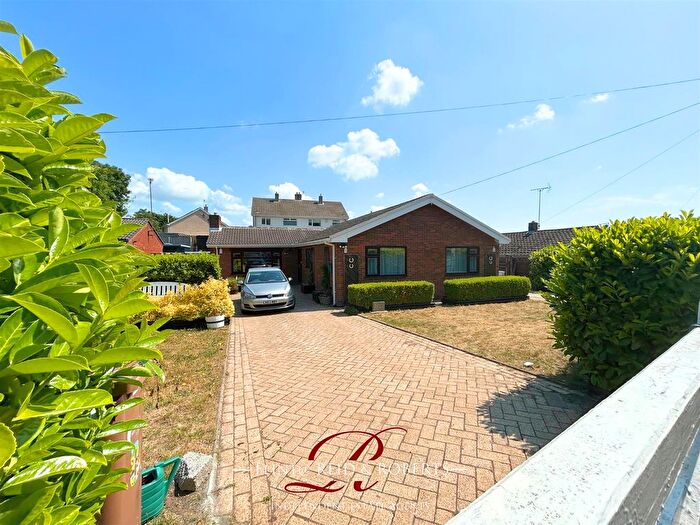 3 Bedroom Detached Bungalow For Sale In Windsor Drive, Flint, CH6