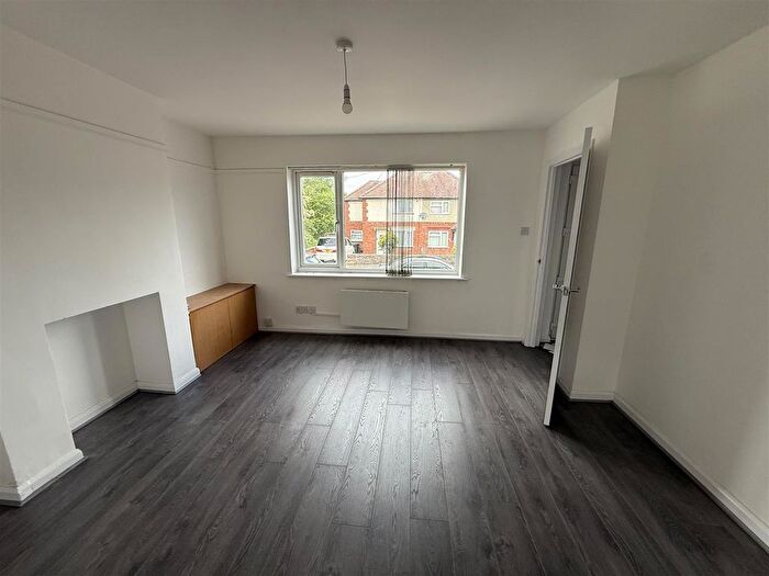 3 Bedroom Semi Detached House To Rent In Grove Crescent, Brierley Hill, DY5